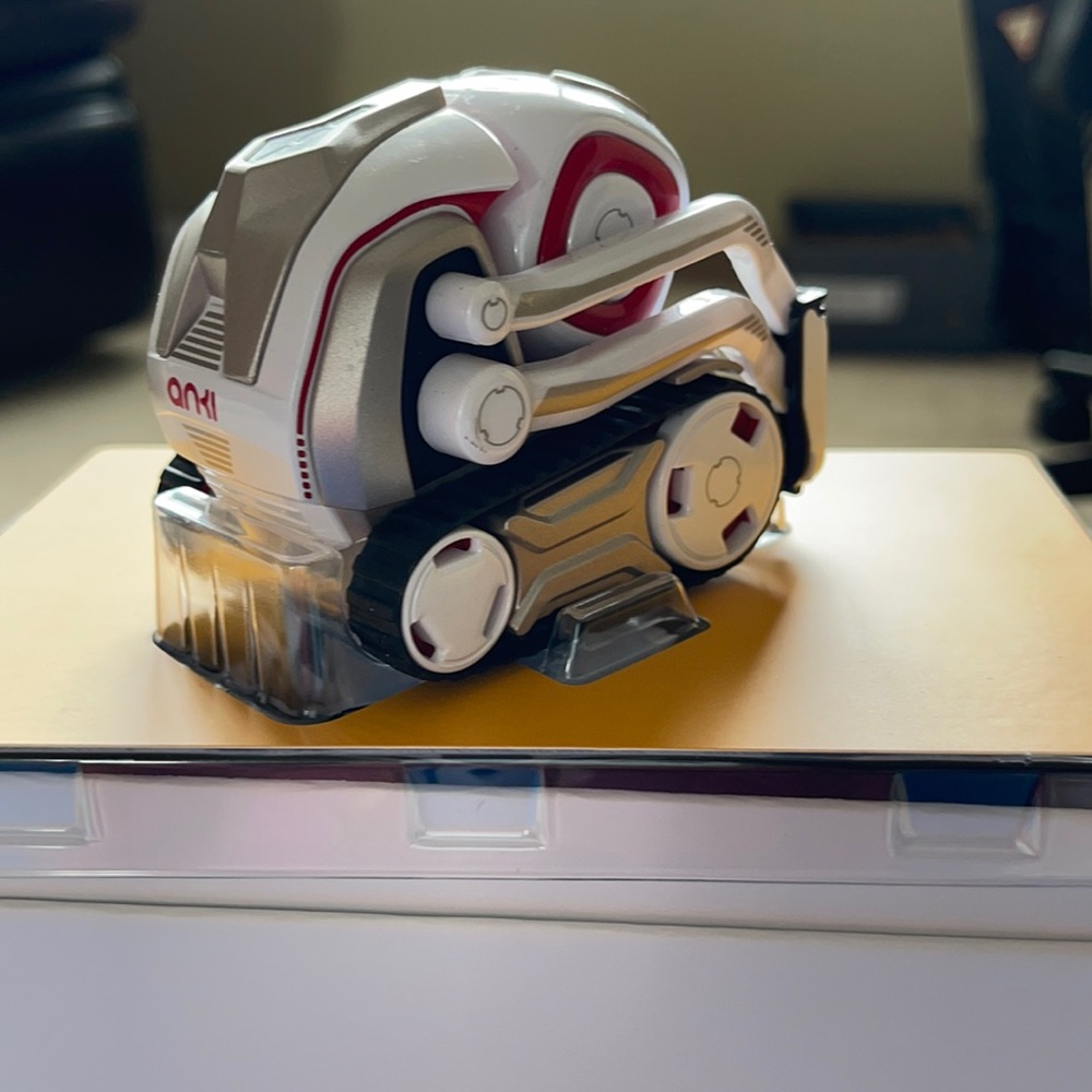 COZMO robot